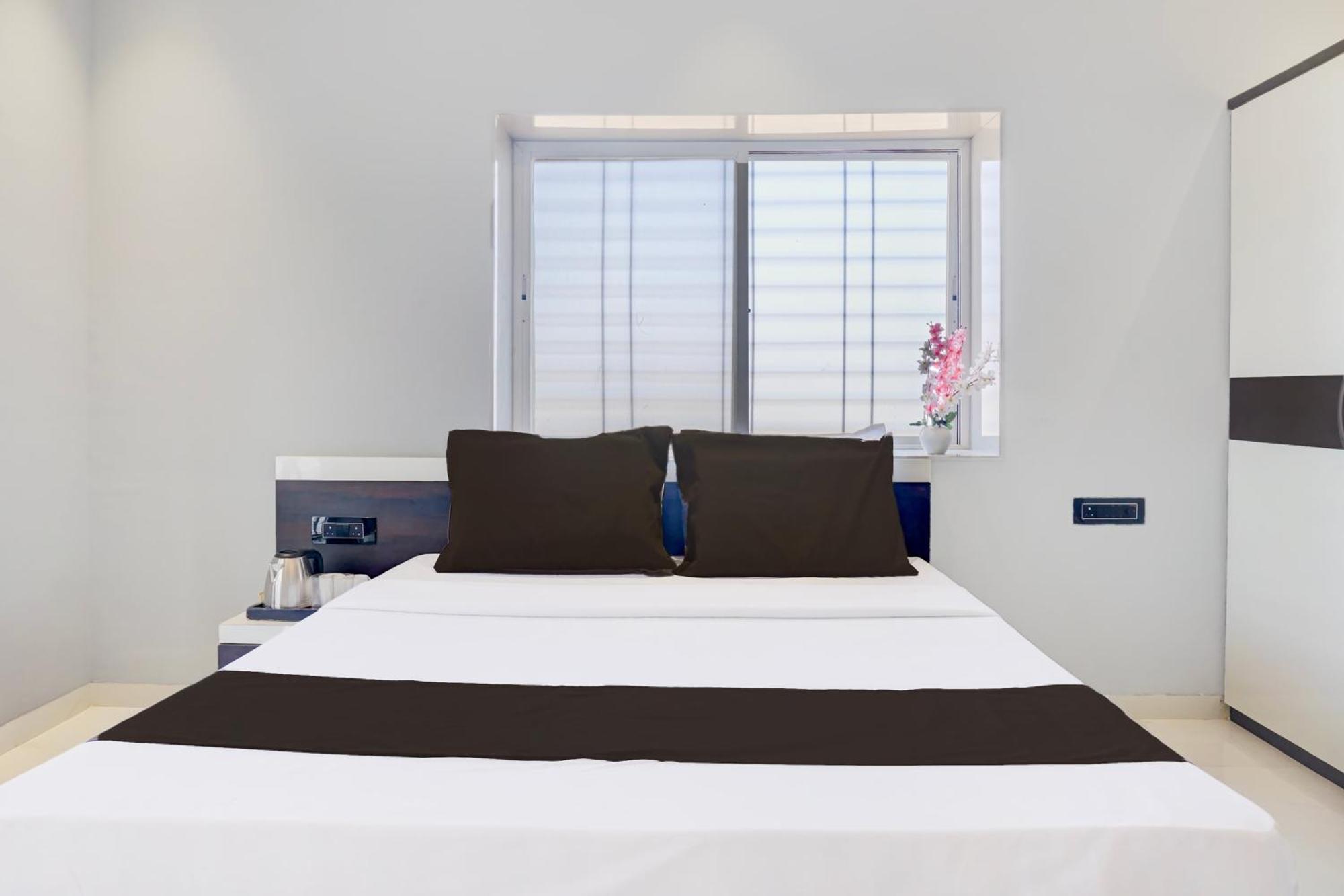 Hotel O Jeevan Restaurant & Lodging Kavathe Luaran gambar
